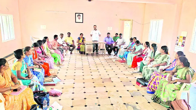 అక్రమాలకు పాల్పడితే.. ‘బుక్‌’అయిపోతారు! 