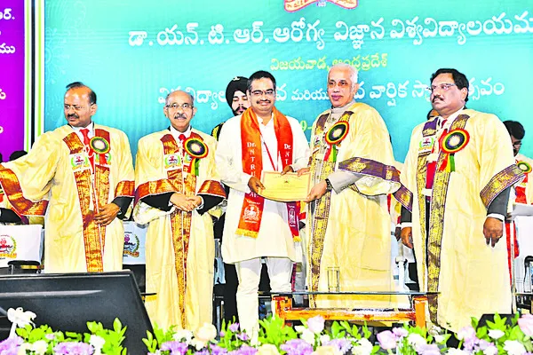 డాక్టర్‌ జగదీష్‌రెడ్డికి బంగారు పతకం 
