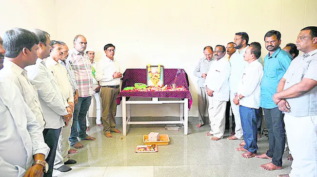 సాహితీ సమరానికి నిలువెత్తు నిదర్శనం కాళోజీ
