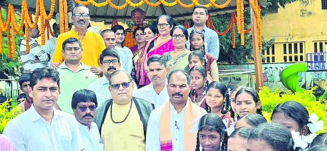మాజీ 