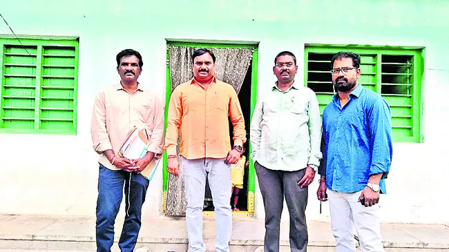 అర్హతకు మించి వైద్యం చేస్తే చర్యలు తప్పవు