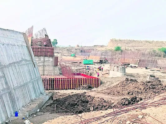 ‘సమ్మక్క’ చిక్కులు 
