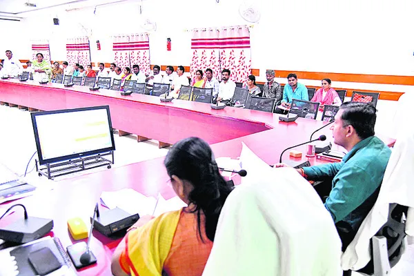 జీపీవోలకు పోస్టింగ్