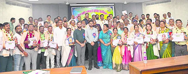 ‘ఉత్తమ’ టీచర్లకు సన్మానం