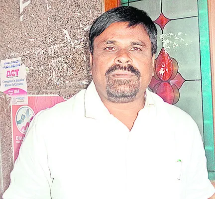 పత్రికా స్వేచ్ఛకు సంకెళ్లు.. ప్రజాస్వామ్యానికి ప్రమాదం