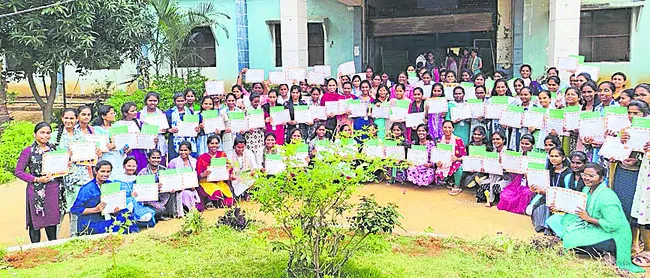 సాఫ్ట్ స్కిల్స్పై శిక్షణ