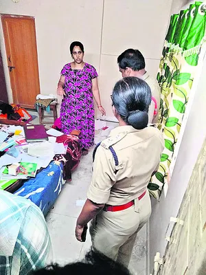 కరాసాలో దొంగల బీభత్సం