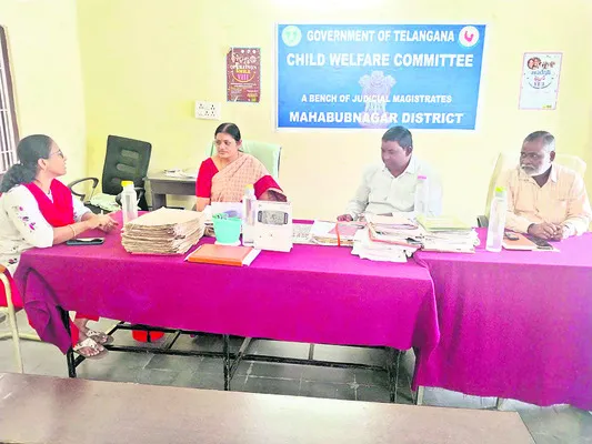 పిల్లల విషయంలోబాధ్యతగా ఉండాలి 
