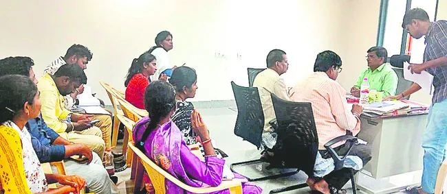 ‘ఇందిరమ్మ’ పనుల్లో వేగం పెంచండి