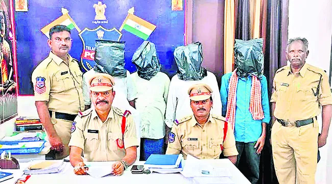 కొడుకు చంపుతాడనే భయంతో..