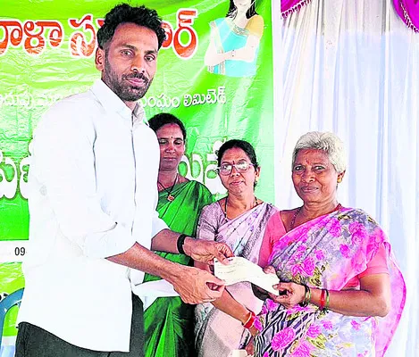 మంత్రి కక్ష సాధింపు చర్యలు తగవు