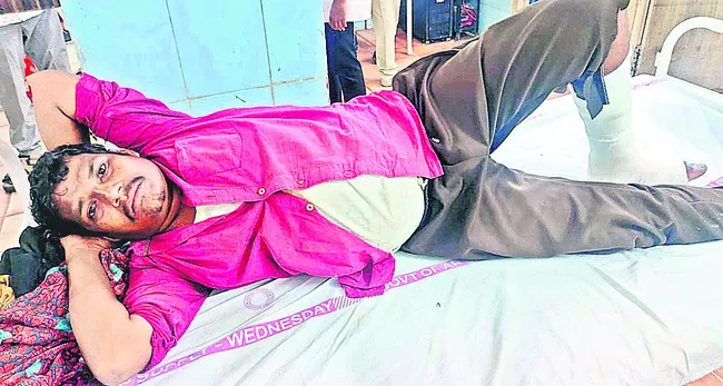 కూలీల ఆటో బోల్తా 