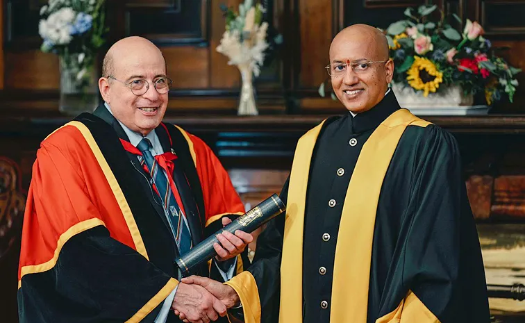 drRaghu Ram Receives Honorary Fellowship from RCPSG