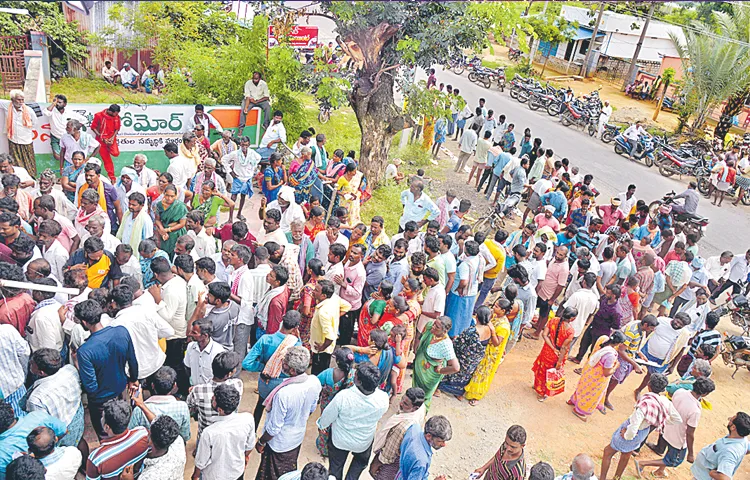 Argument among farmers over urea tokens