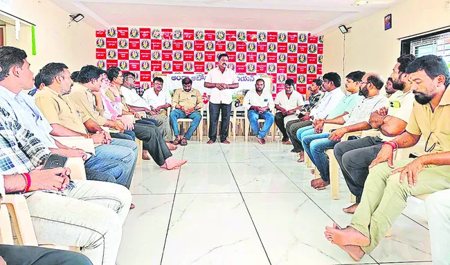 ఎన్నికల హామీలు నెరవేర్చాలి 