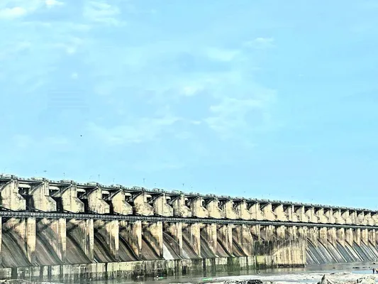 గోదావరిలోకి నిలిచిన నీటి విడుదల