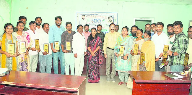 సమస్యల పరిష్కారానికి ప్రాధాన్యం