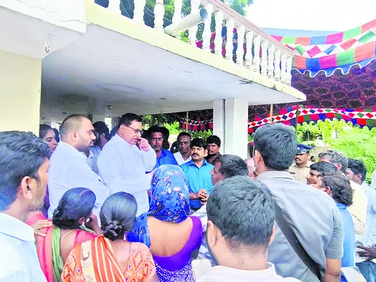 రైతుల యూరియా కష్టాలు తీరుస్తాం