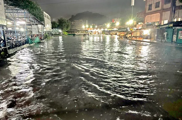 మోస్తరు నుంచి భారీ వర్షం