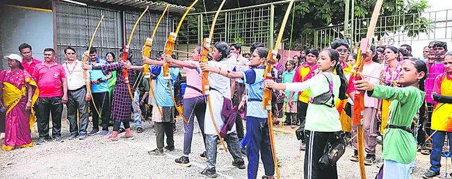 క్రీడల్లో రాణిస్తే ఉన్నత శిఖరాలు 