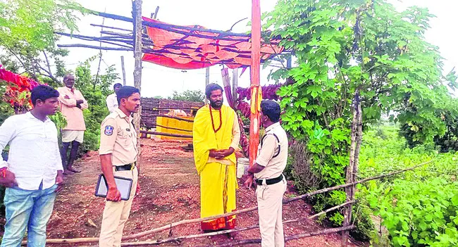 ఆలయంలో చోరీ