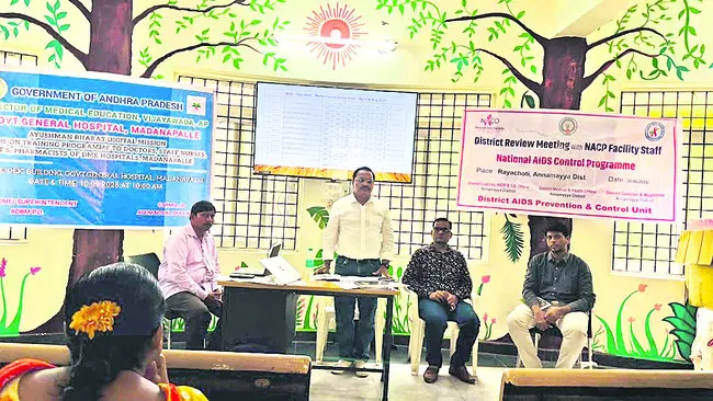 నిర్దేశించిన లక్ష్యాలను అధిగమించాలి