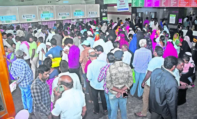 రోగుల బారులు..