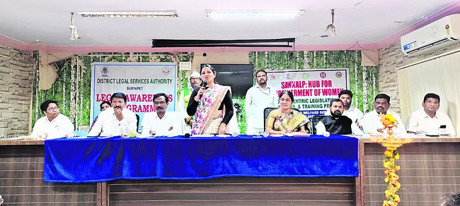 మహిళలకు చట్టాలపై అవగాహన అవసరం