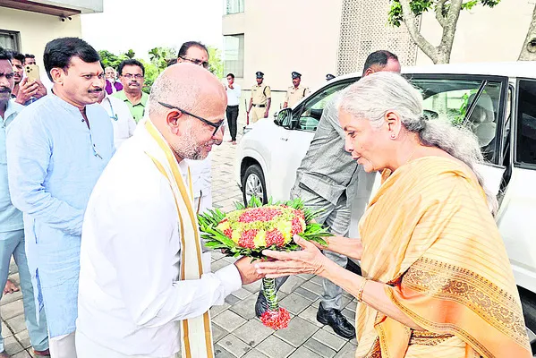 డిప్లొమా కోర్సులకు గడువు పొడిగింపు
