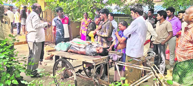 ఉరేసుకుని వివాహిత ఆత్మహత్య