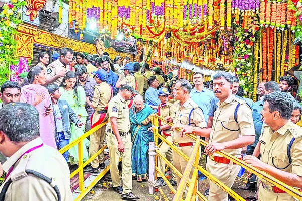 జాతరలో ప్రత్యేకతలు