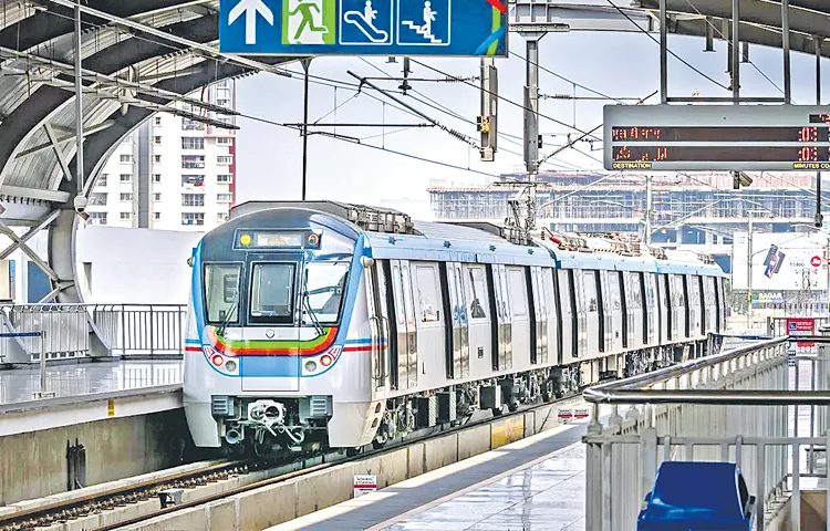 Hyderabad Metro is in loss of over Rs 5000 crores