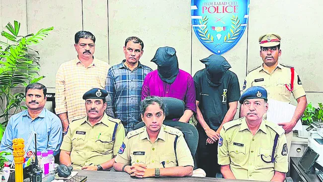‘విజయ్ శంకర్లాల్ జ్యువెలరీ’ నగలు దొరికాయి