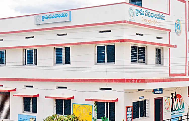 Village and ward secretariat employees are preparing for a revolt