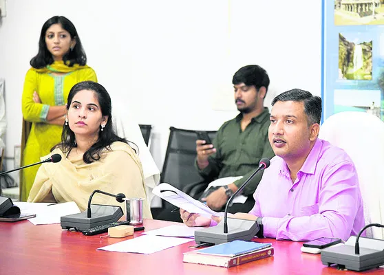 ప్రతీ దరఖాస్తుపై శ్రద్ధ వహించాలి