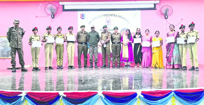 ఎన్సీసీ జాతీయ శిబిరంలో ఆలేరు క్యాడెట్ల ప్రతిభ