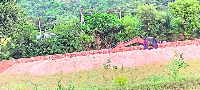 ఇసుక దోపిడీ ?