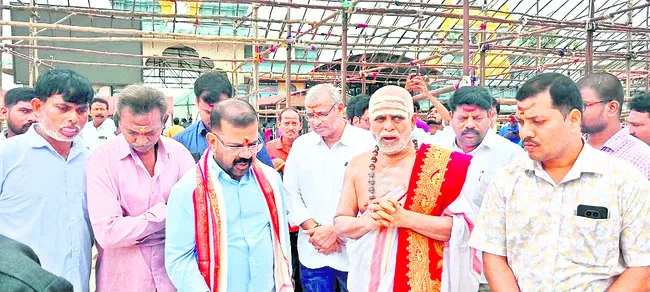 అమ్మవారిని దర్శించుకున్న ఎమ్మెల్యే నాయిని