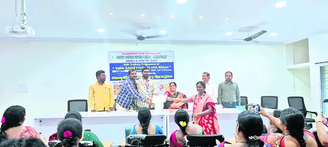 స్వయం ఉపాధి అవకాశాలను సద్వినియోగం చేసుకోవాలి
