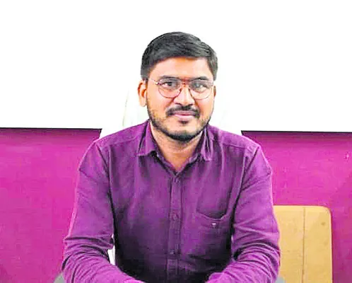 ఉద్యోగిపై లైంగిక వేధింపులు.. తహసీల్దార్ అరెస్టు