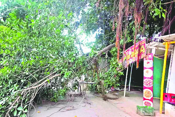 మద్యం మత్తులో బీర్‌బాటిల్‌తో దాడి 