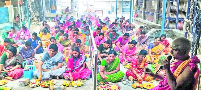 శ్రీ భద్రకాళీ అమ్మవారికి  రాహుకాల పూజ 