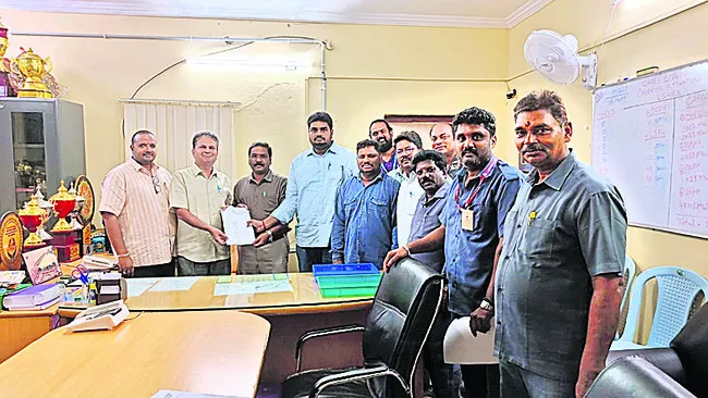 దీర్ఘకాలిక సమస్యల పరిష్కారానికి ఆందోళన
