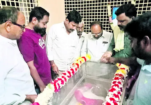 వైఎస్