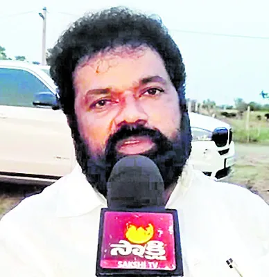 మీడియా స్వేచ్ఛను హరించాలనుకోవడం సిగ్గుచేటు