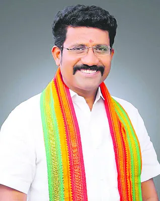 జర్నలిజానికి సంకెళ్లు.. ప్రమాదకరం 