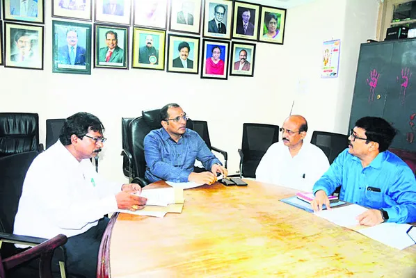 సమన్వయంతో పనిచేయండి