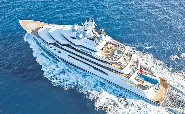 US to auction 325 million dollers Russian superyacht