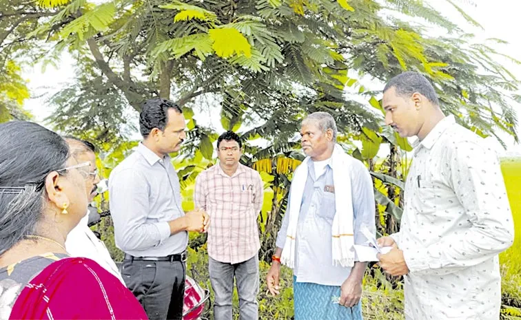 RDO Krishna Murthi Over Action With Farmers At Tekkali