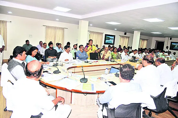 ‘కేంద్ర ప్రభుత్వ పథకాలు సామాన్యులకు చేరాలి’